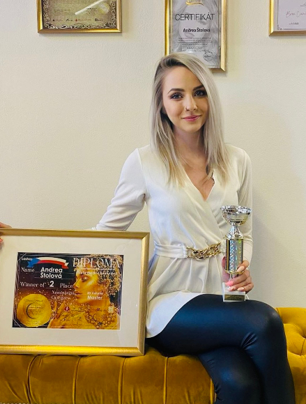 Andrea Štolová,
 prodlužování řas